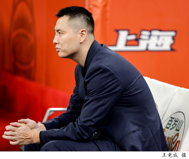 包含上海男篮力克浙江队取得胜利的词条